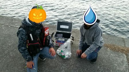 息子とその友達たちと朝マズメ釣行。今日も活況でした。